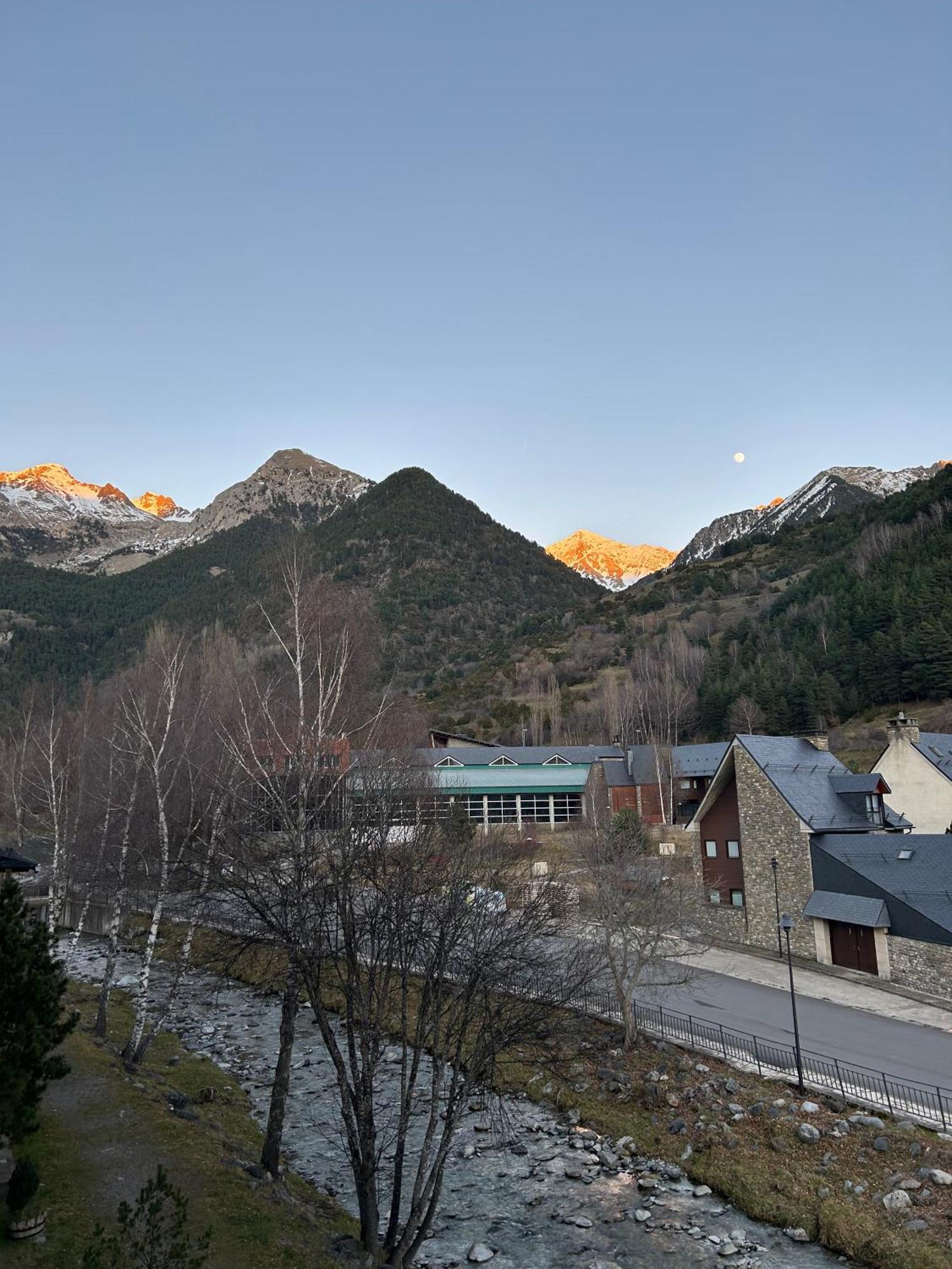 Sallent de Gállego - Formigal - Pirineos Sur Exterior foto